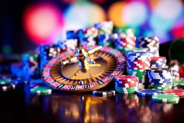 Live blackjack table interface on situs138 with esports dashboard visible in background
